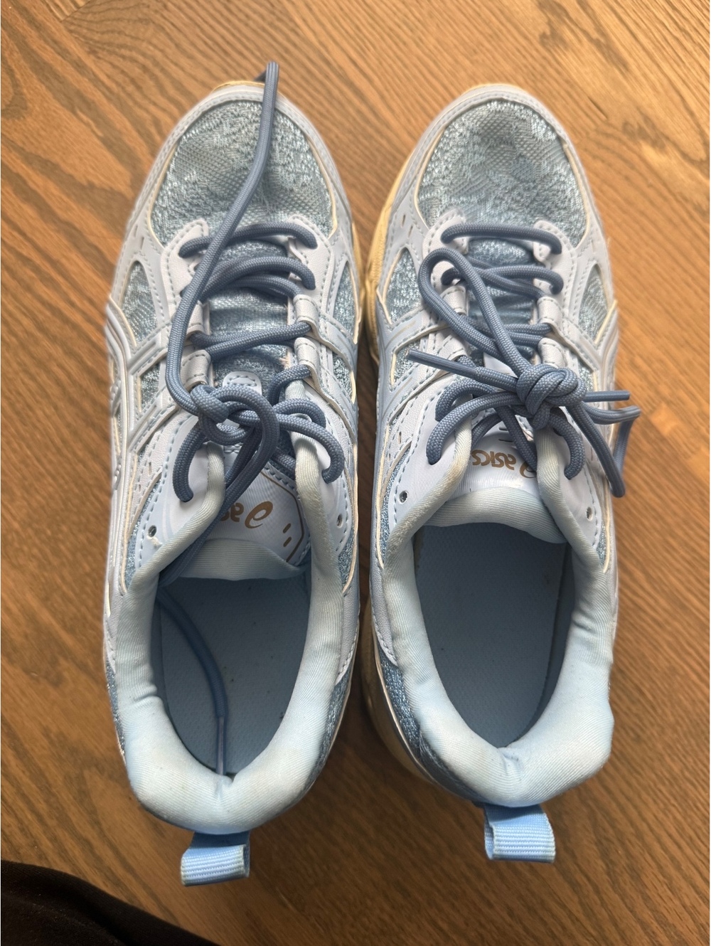 ASICS Women's Size 8.5 Light Blue Sneakers in Good Condition - Picture 8 of 10